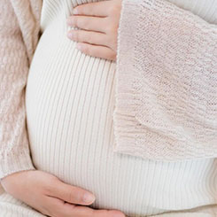 一边支🐆🕕持马斯克靠航天💽、电动车、AI🇸🇽 颠覆🚾那里可以代孕